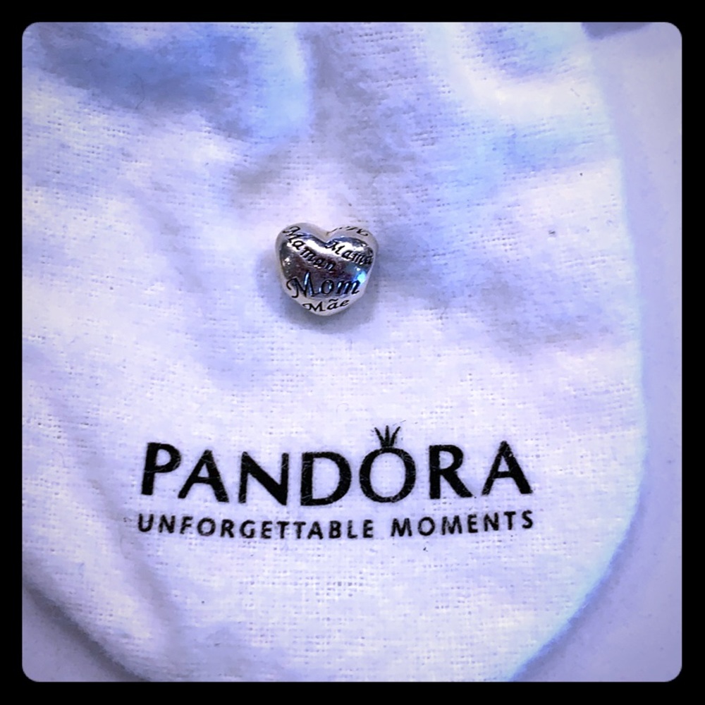 Pandora “mamma, mum, mom, maman, mae” charm✨